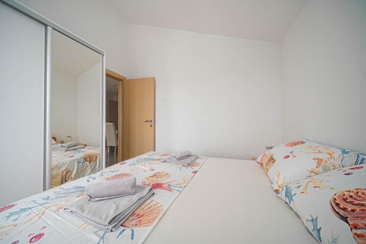 Apartments Miskovic Vodice Bagian luar foto
