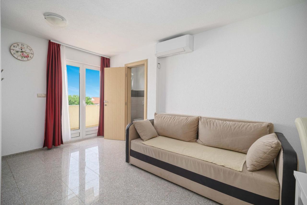Apartments Miskovic Vodice Bagian luar foto