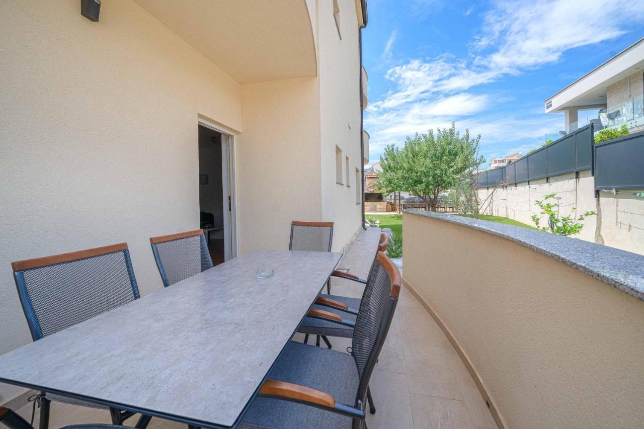 Apartments Miskovic Vodice Bagian luar foto
