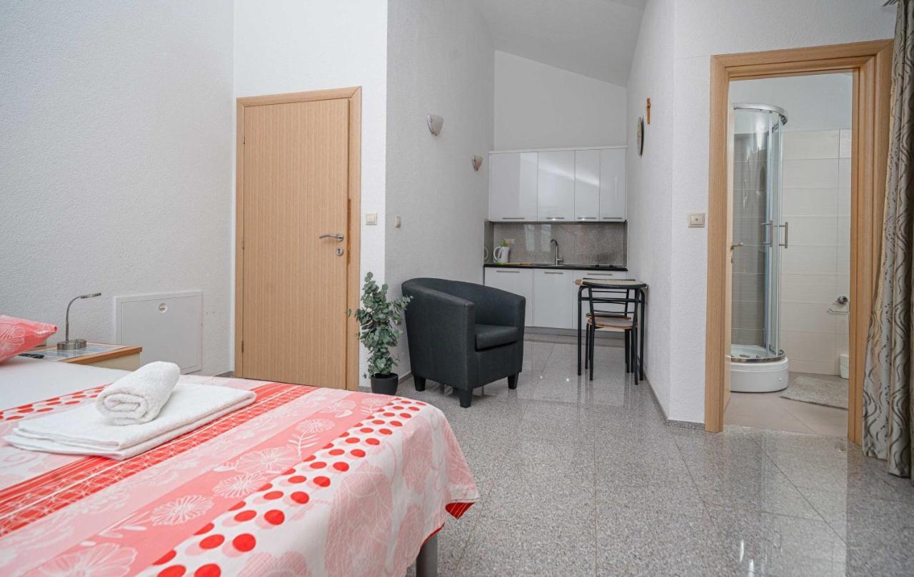 Apartments Miskovic Vodice Bagian luar foto