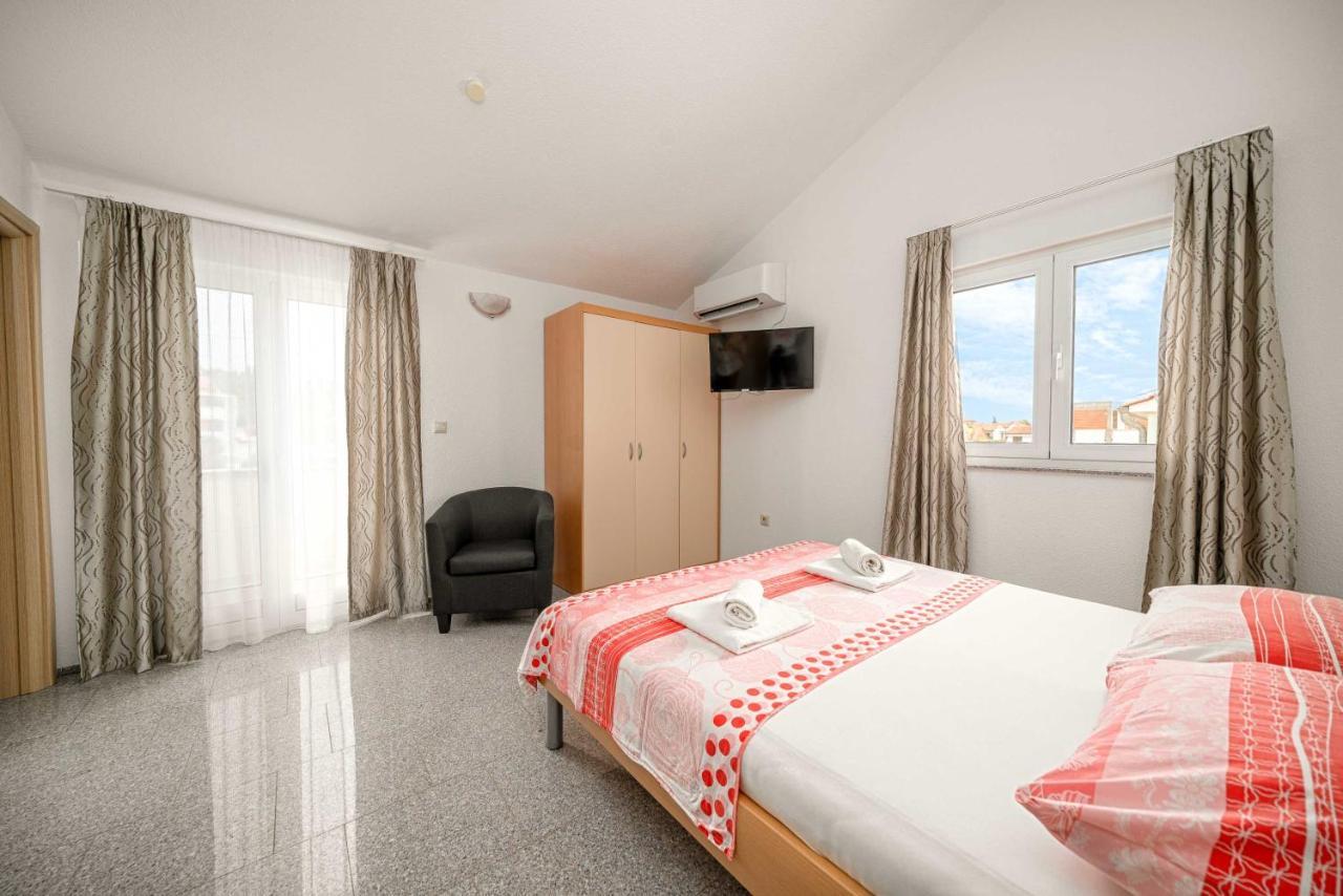 Apartments Miskovic Vodice Bagian luar foto