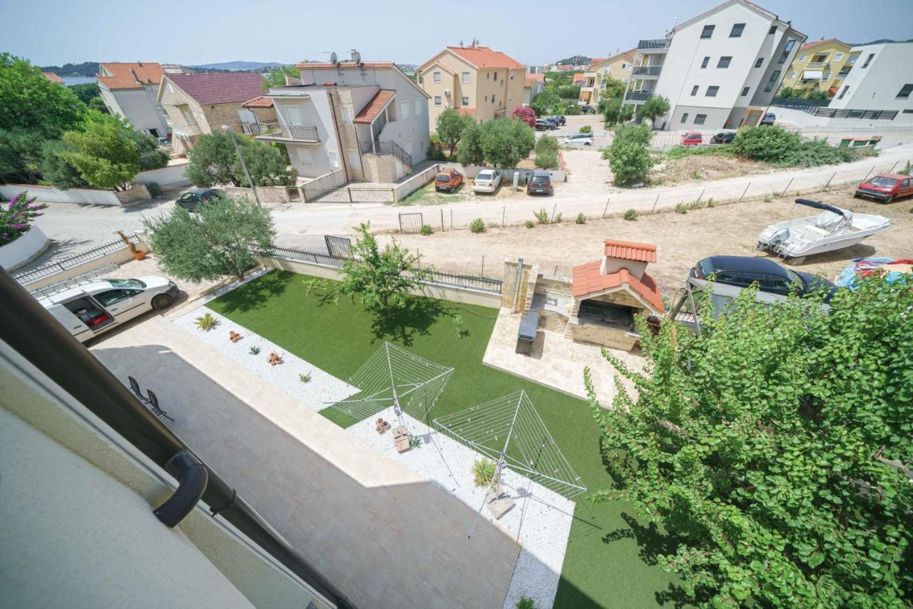 Apartments Miskovic Vodice Bagian luar foto