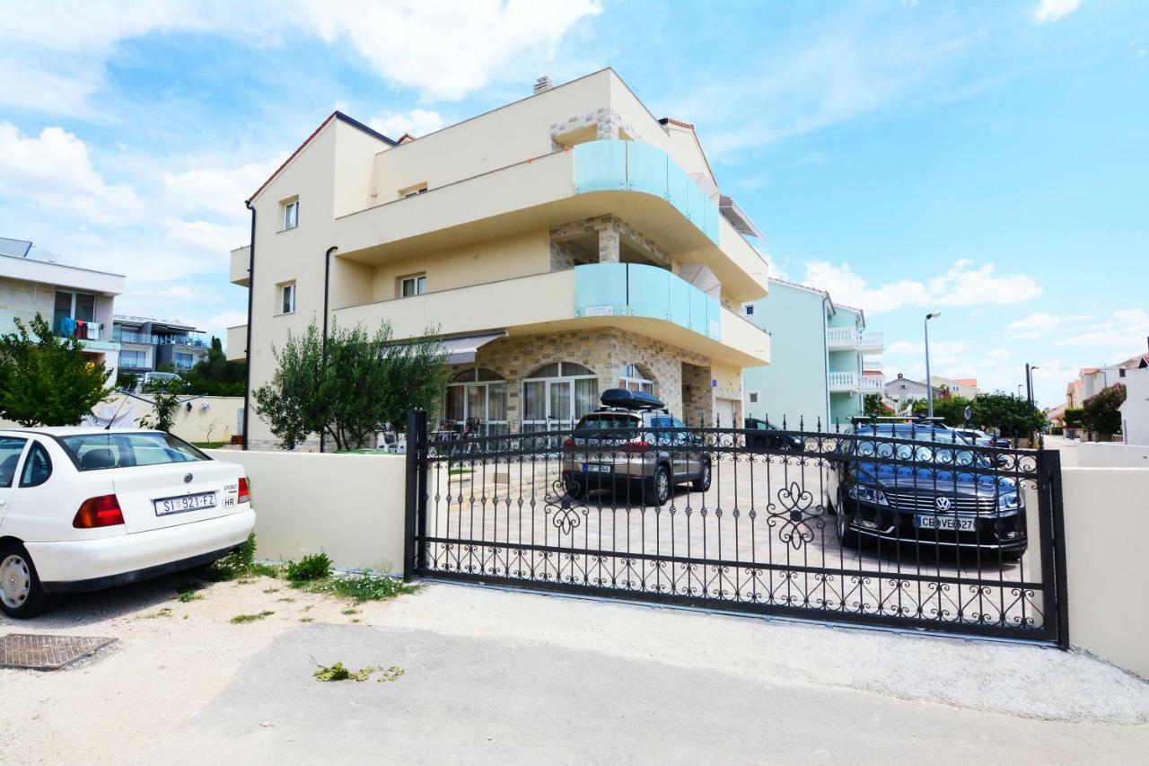 Apartments Miskovic Vodice Bagian luar foto